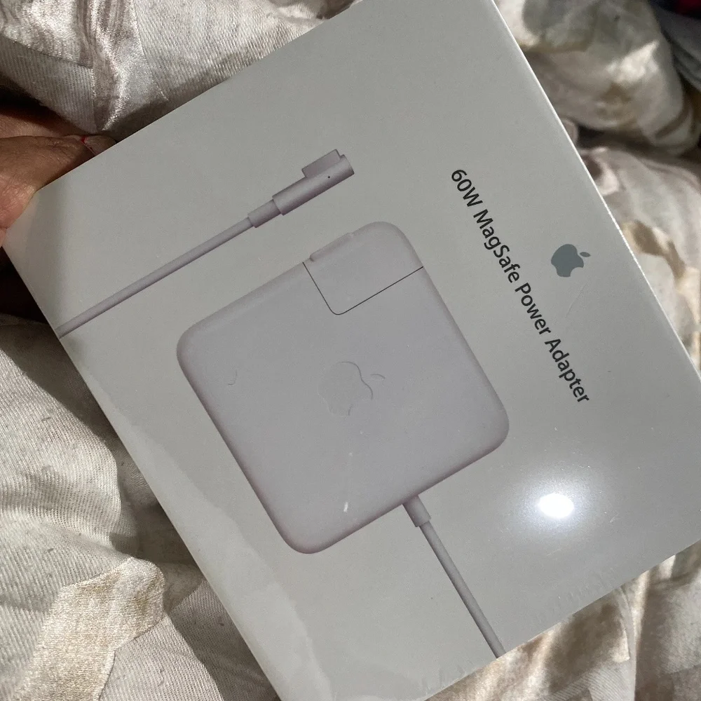60W MagSafe Power Adapter